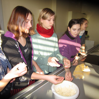 hitoriches-kochen-1 Montessori-Schulzentrum Leipzig - Neuigkeiten - Essen in der Schulzeit